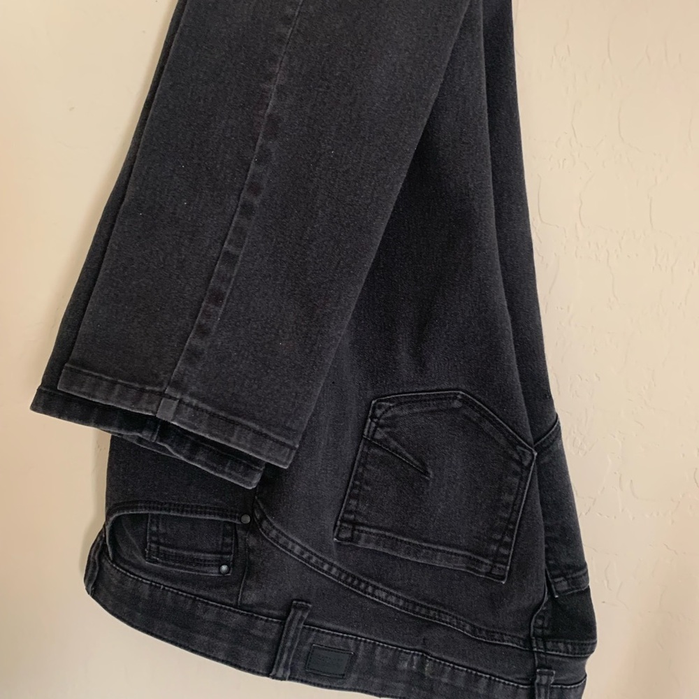 Jones New York Charcoal Denim Pants Size 8
5-pocket